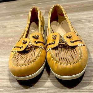 Sperry Coil Ivy Perforated
Leather Boat Shoe-Size 10